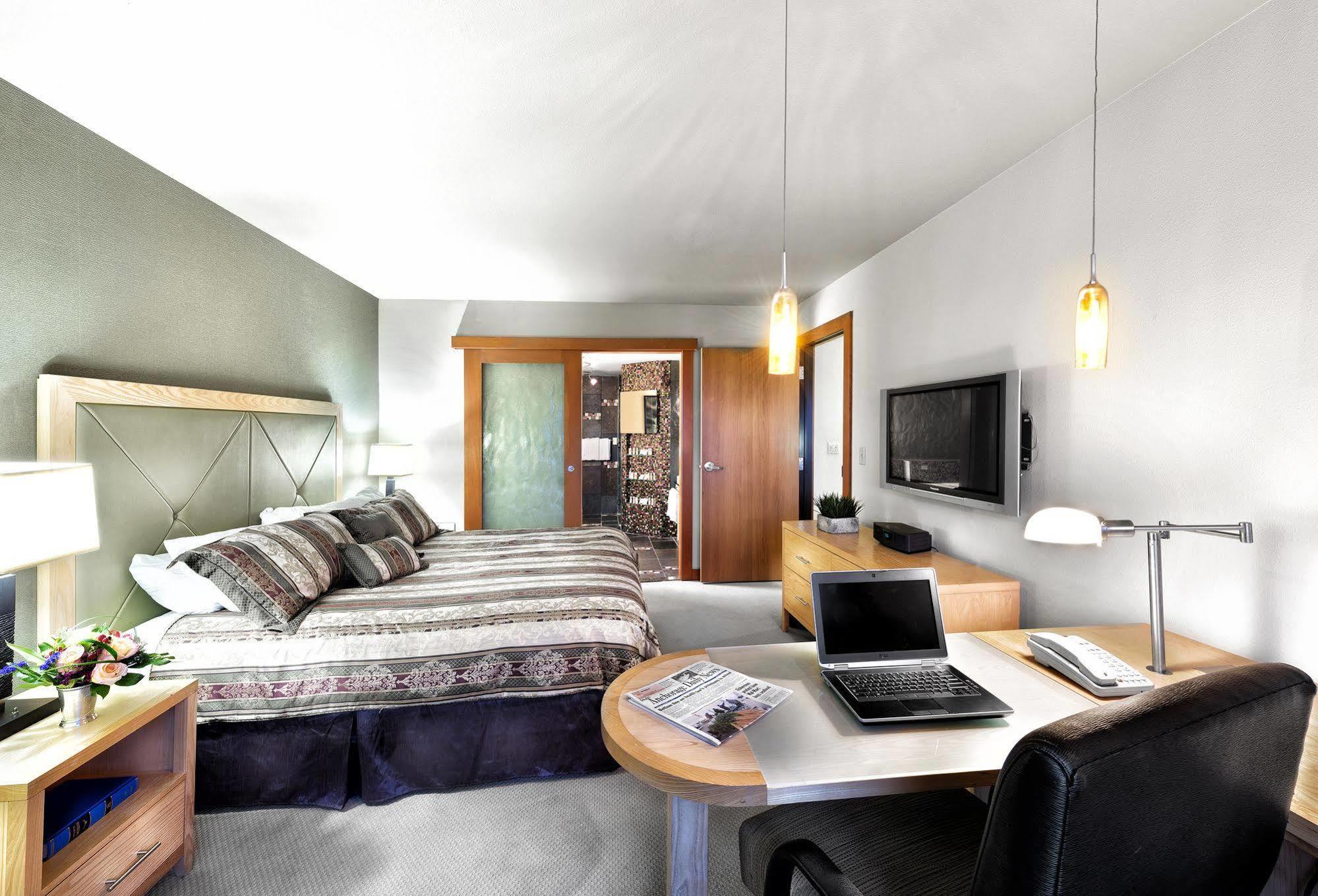 Westmark And Conference Center 3*